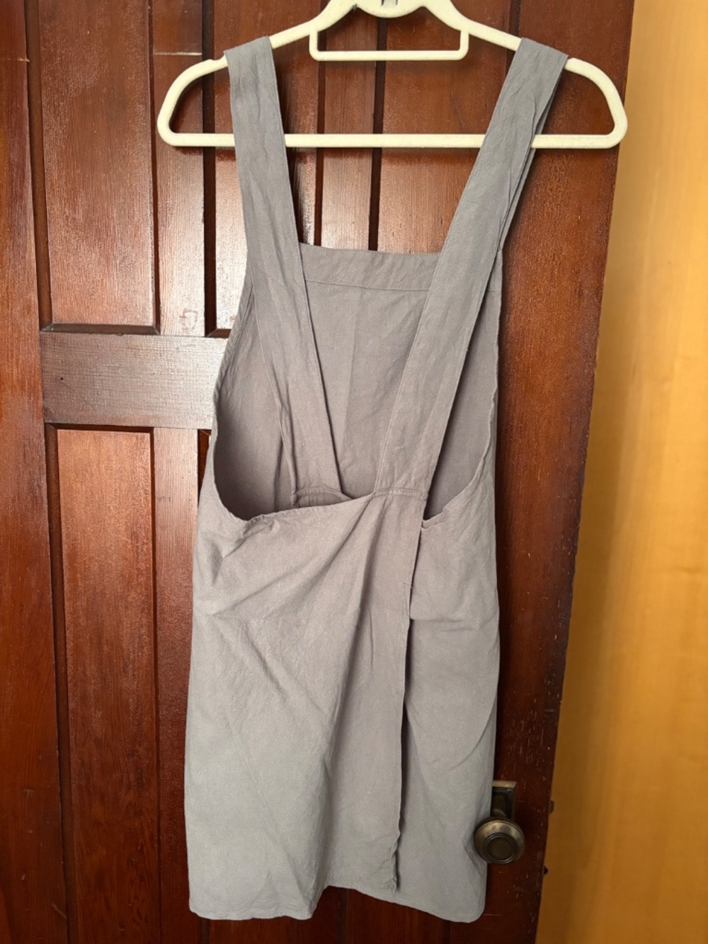 Grey Linen Apron - Picture 2 of 3